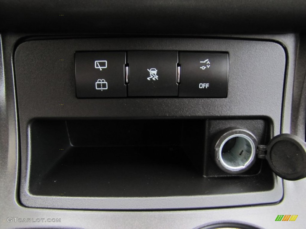 2011 Traverse LT AWD - White / Ebony/Ebony photo #17