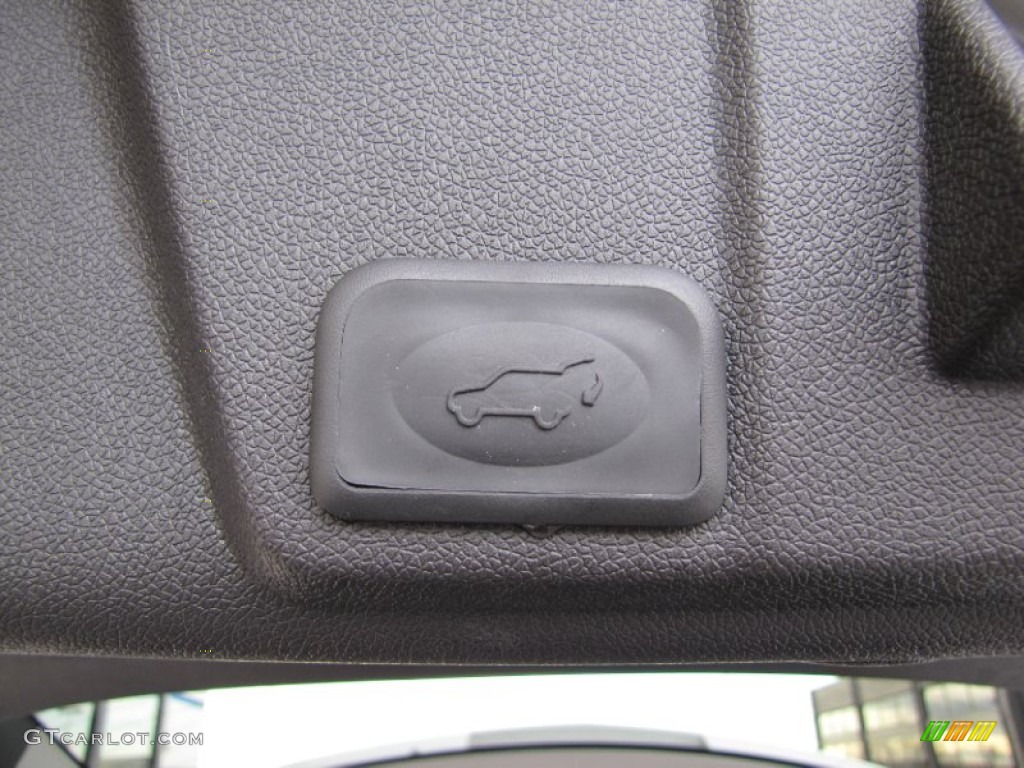 2011 Traverse LT AWD - White / Ebony/Ebony photo #31