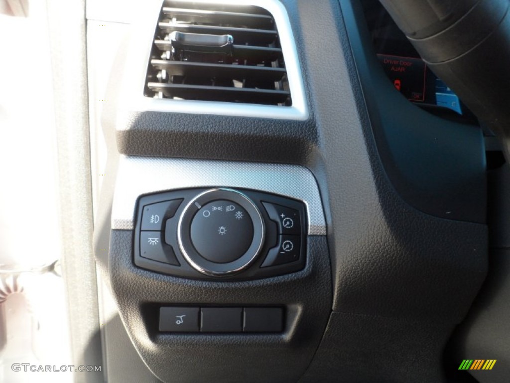 2012 Ford Explorer XLT Controls Photo #56605221