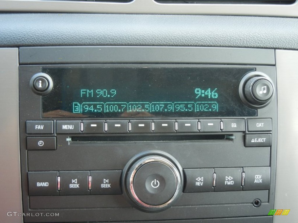 2009 Chevrolet Suburban LS Audio System Photo #56607423