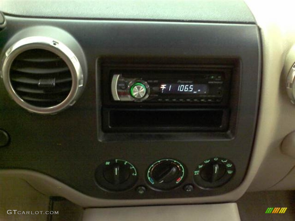 2003 Expedition XLT - Estate Green Metallic / Flint Grey photo #8