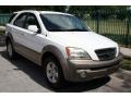 Clear White - Sorento EX Photo No. 14