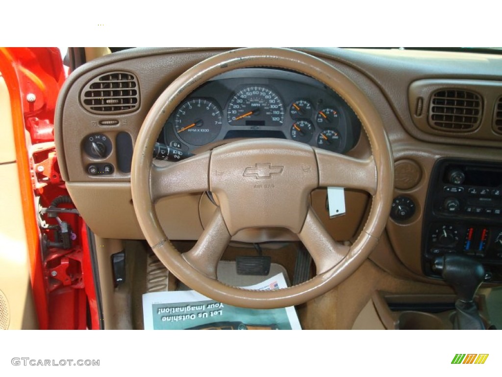 2002 TrailBlazer LS - Victory Red / Medium Oak photo #12