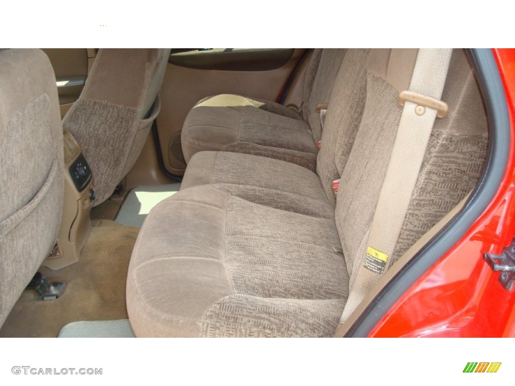 2002 TrailBlazer LS - Victory Red / Medium Oak photo #15