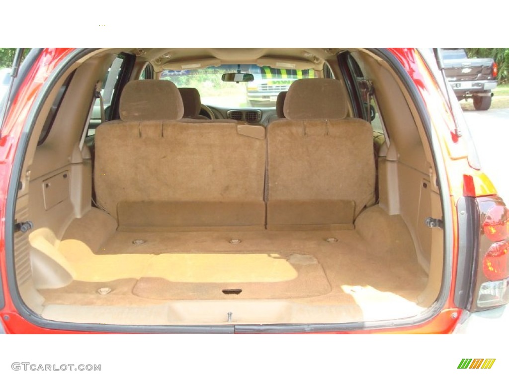 2002 TrailBlazer LS - Victory Red / Medium Oak photo #16