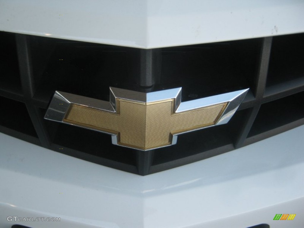 2010 Chevrolet Camaro LS Coupe Marks and Logos Photos