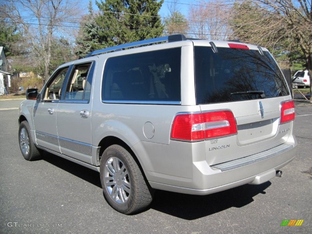 2007 Navigator L Ultimate 4x4 - Light French Silk Metallic / Camel/Sand photo #5