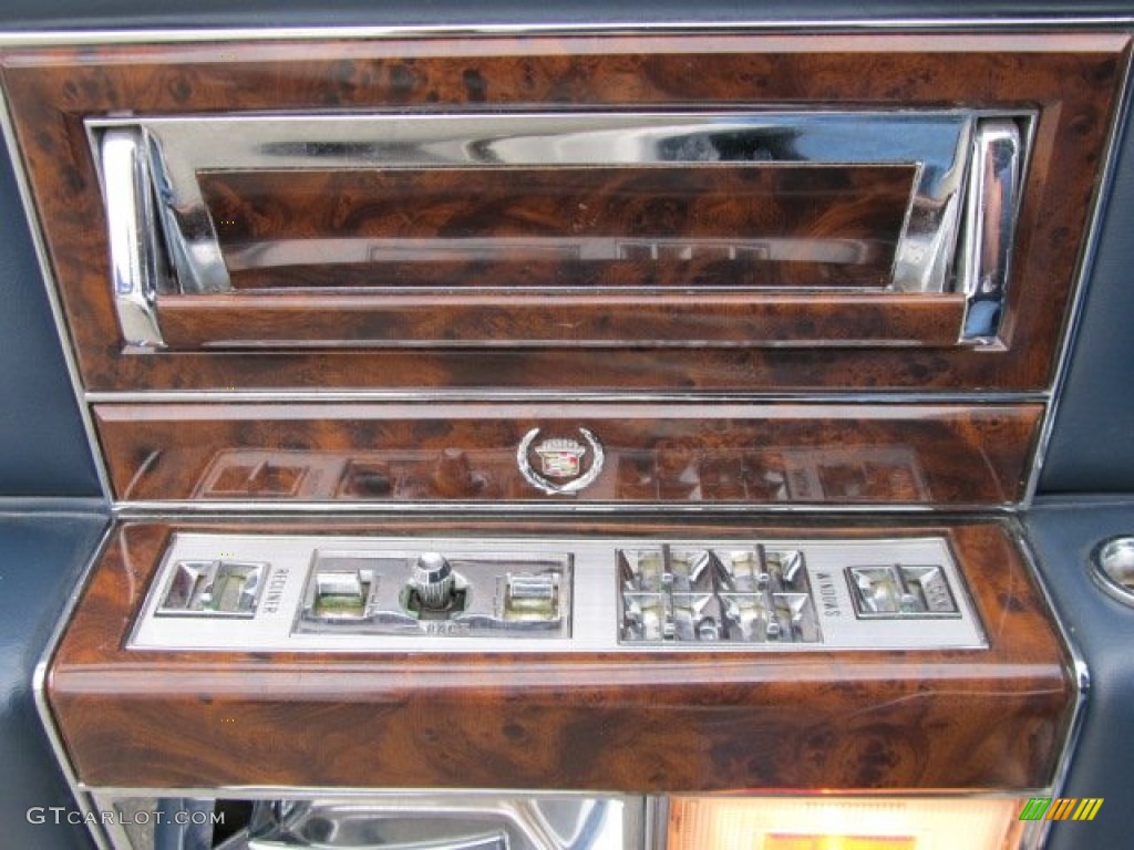 1992 Cadillac Brougham Sedan Controls Photo #56614313