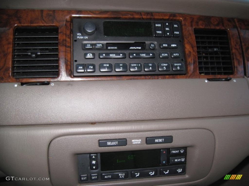 1999 Lincoln Town Car Signature Controls Photo #56614886
