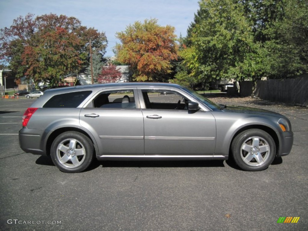 2005 Magnum SXT AWD - Mineral Gray Metallic / Dark Slate Gray/Light Graystone photo #9