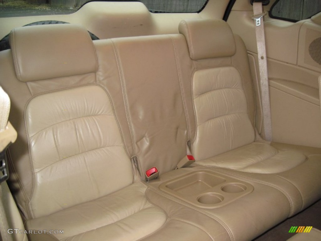 2002 Rendezvous CXL AWD - Bright White / Medium Oak photo #20