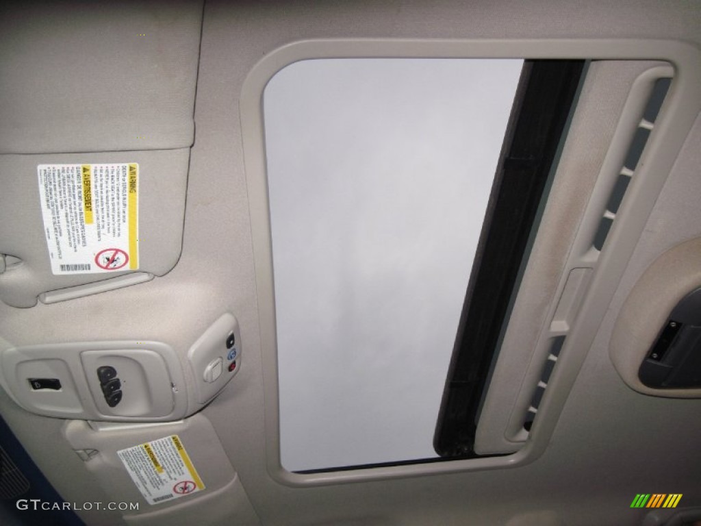 2002 Rendezvous CXL AWD - Bright White / Medium Oak photo #21
