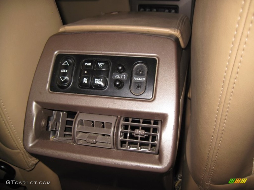 2002 Rendezvous CXL AWD - Bright White / Medium Oak photo #28