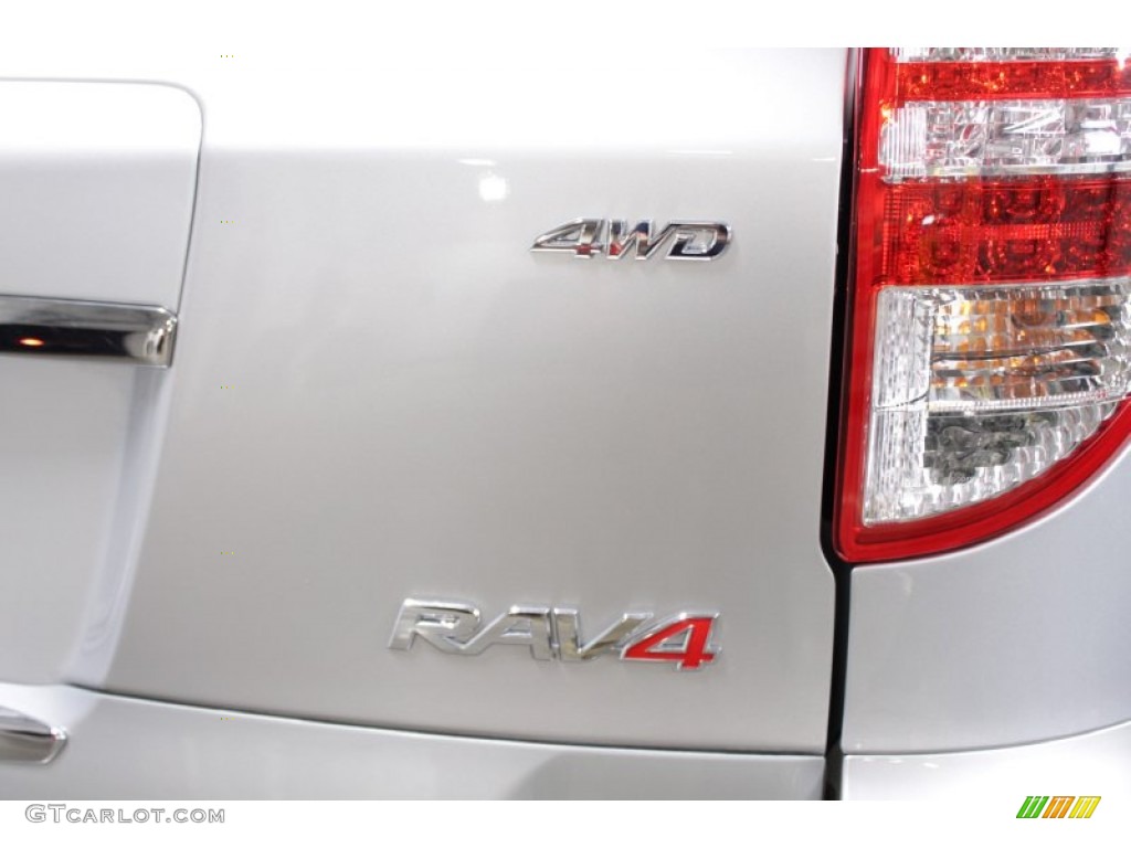2011 RAV4 Sport 4WD - Classic Silver Metallic / Dark Charcoal photo #16