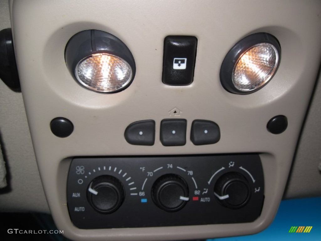 2003 Cadillac Escalade ESV AWD Controls Photo #56620201