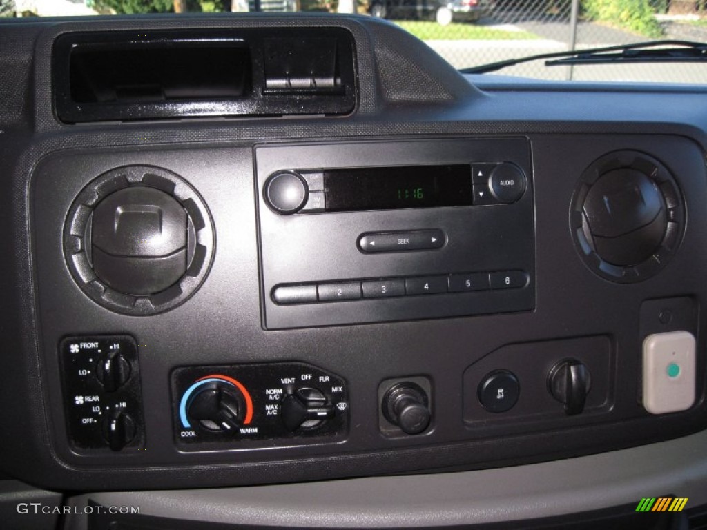 2009 E Series Van E350 Super Duty XLT Passenger - Dark Blue Pearl / Medium Flint photo #22