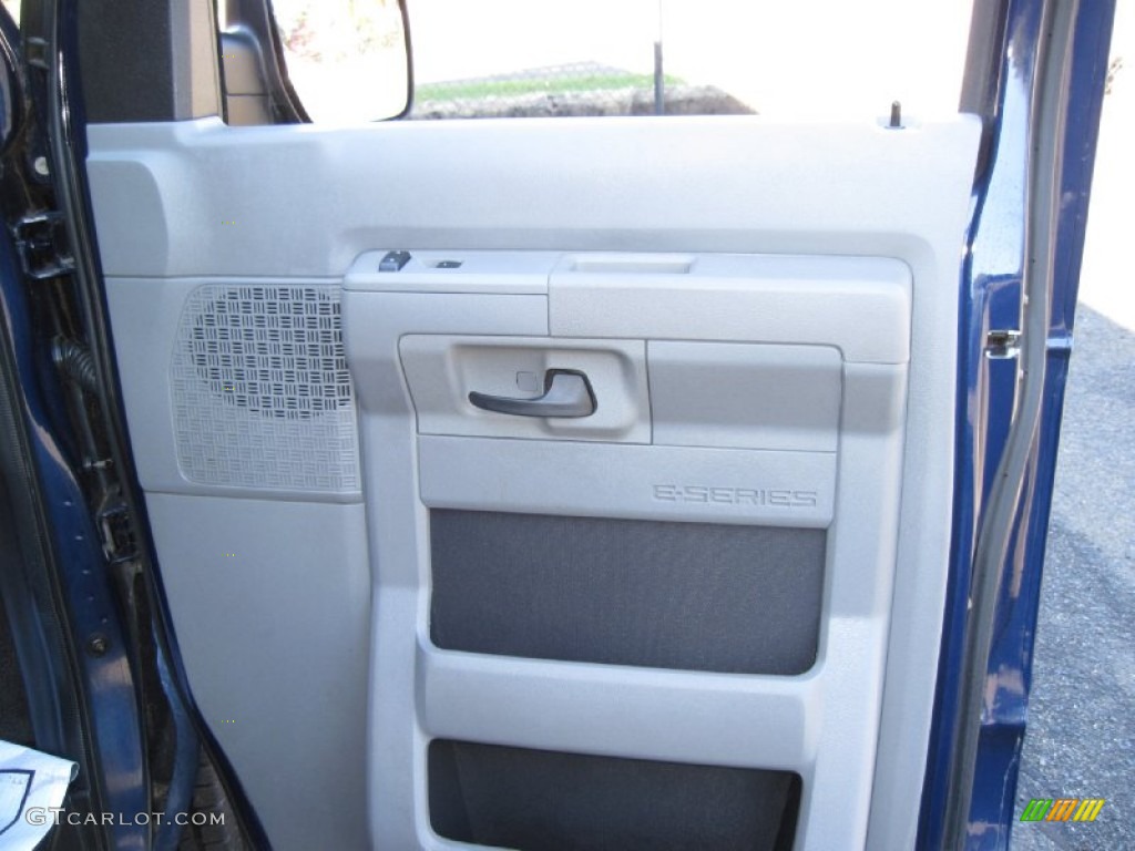 2009 E Series Van E350 Super Duty XLT Passenger - Dark Blue Pearl / Medium Flint photo #27