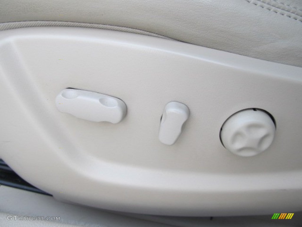 2007 DTS Sedan - White Lightning / Cashmere photo #13