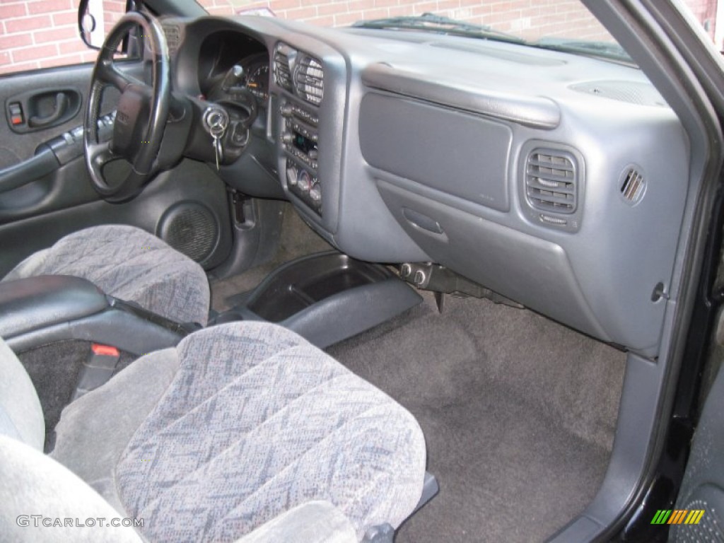 2002 Sonoma SLS Crew Cab 4x4 - Onyx Black / Graphite photo #16