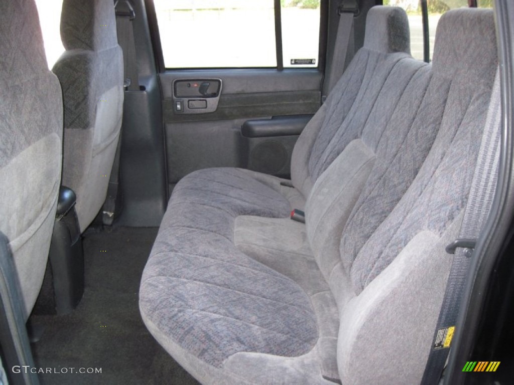 2002 Sonoma SLS Crew Cab 4x4 - Onyx Black / Graphite photo #17