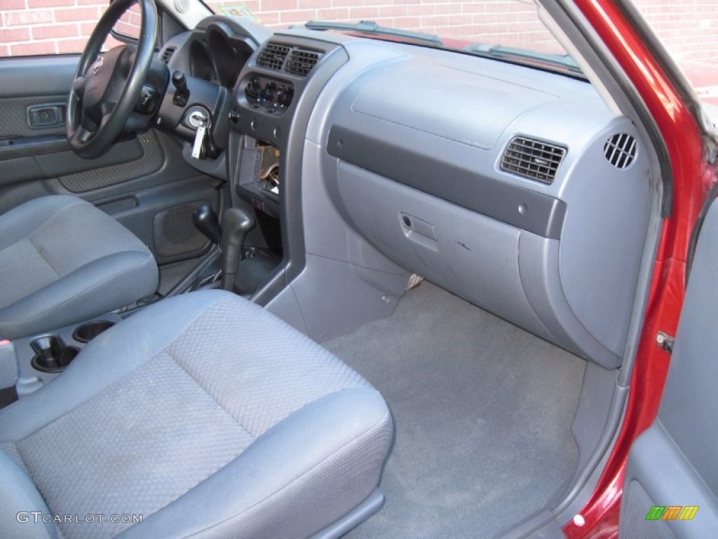 2004 Xterra XE 4x4 - Thermal Red Metallic / Charcoal photo #16