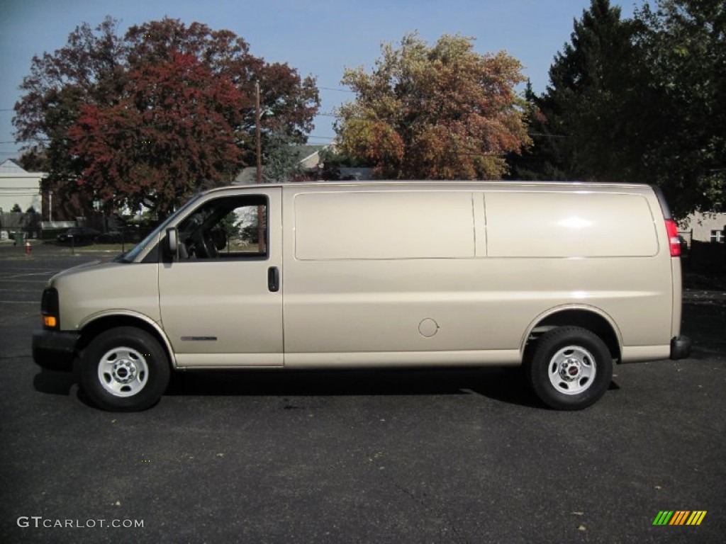 2005 Savana Van 3500 Extended Cargo - Sand Beige Metallic / Neutral photo #3