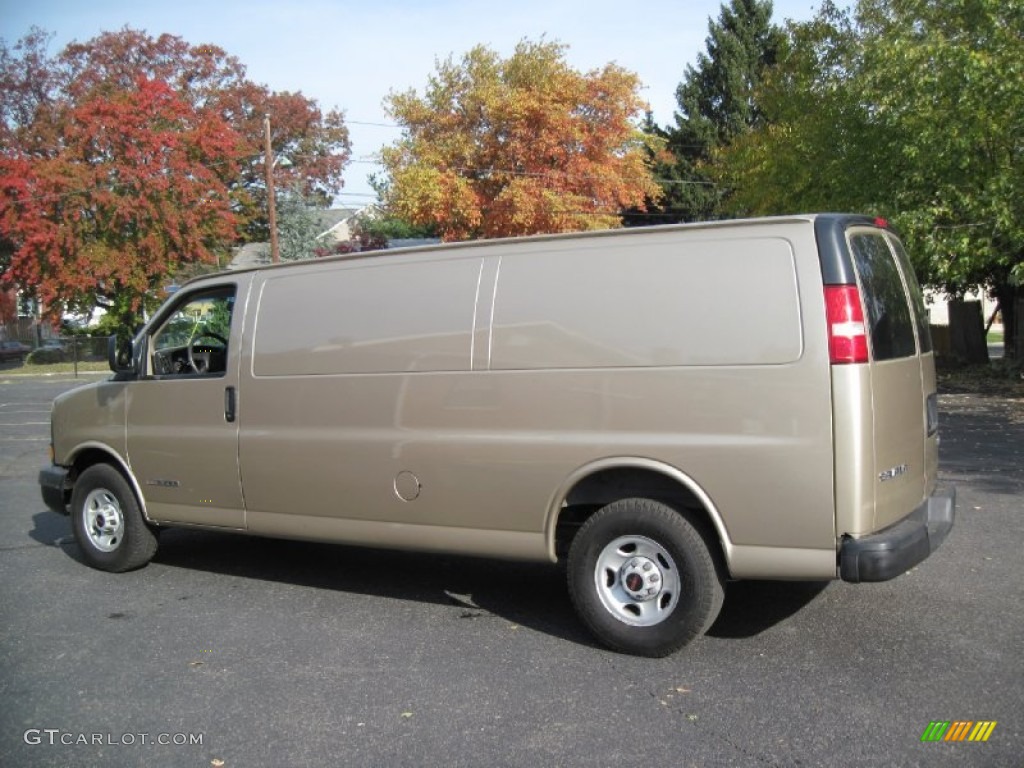 2005 Savana Van 3500 Extended Cargo - Sand Beige Metallic / Neutral photo #4