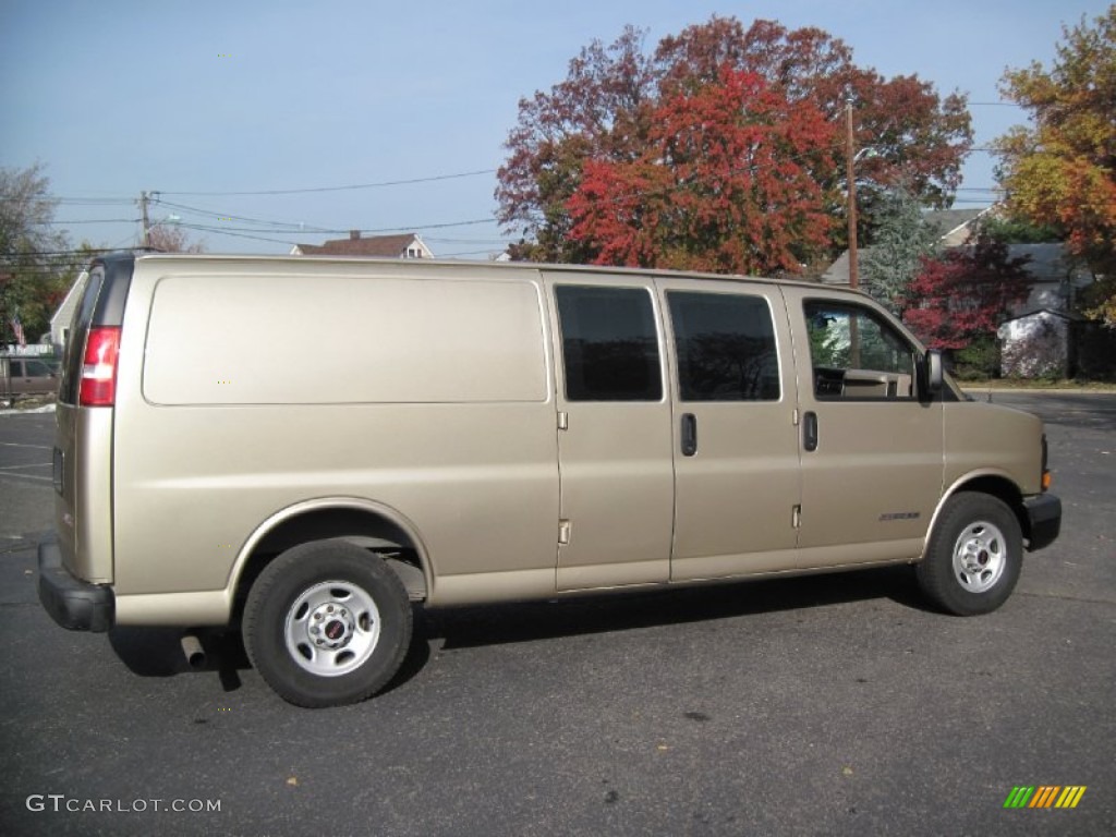 2005 Savana Van 3500 Extended Cargo - Sand Beige Metallic / Neutral photo #8