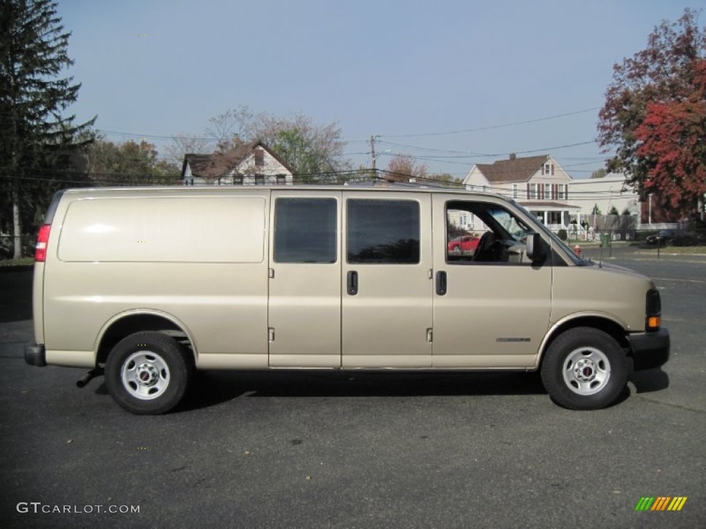 2005 Savana Van 3500 Extended Cargo - Sand Beige Metallic / Neutral photo #9