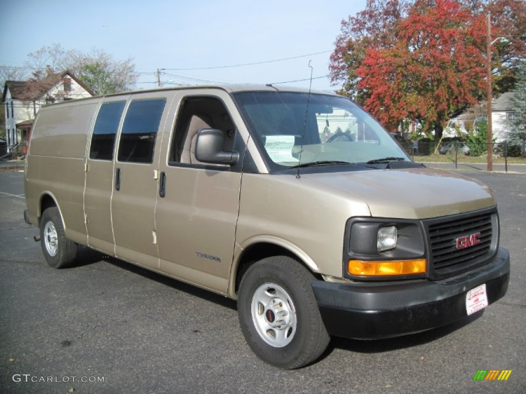 2005 Savana Van 3500 Extended Cargo - Sand Beige Metallic / Neutral photo #11
