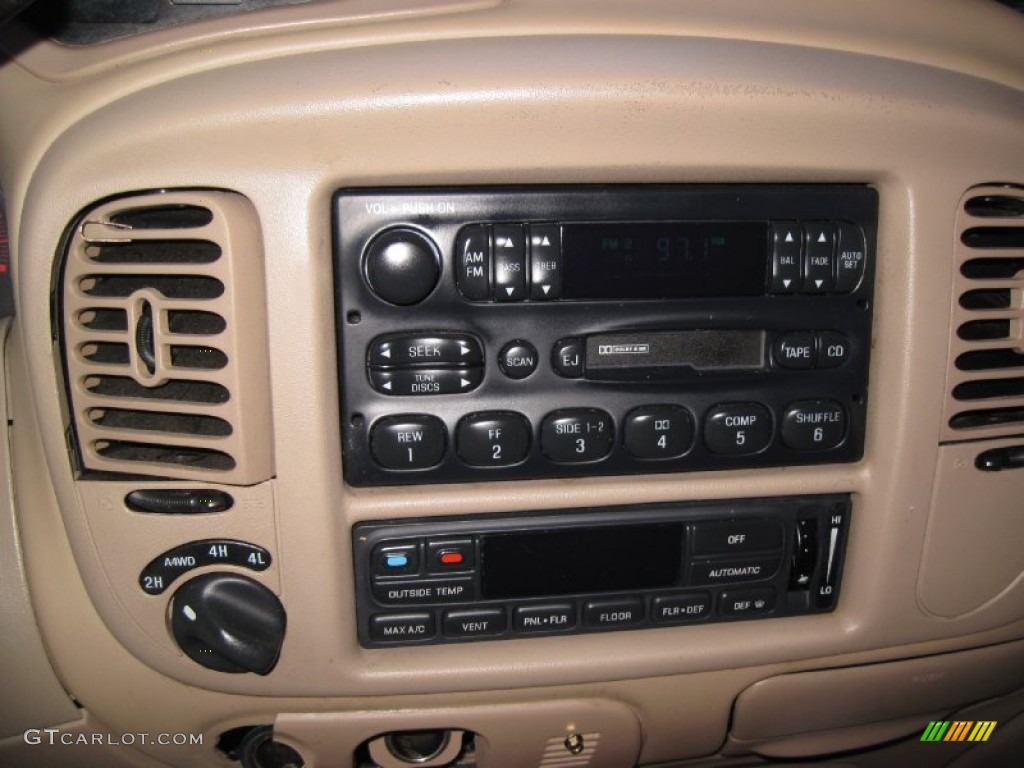 1998 Navigator 4x4 - Laser Red Metallic / Medium Graphite photo #22