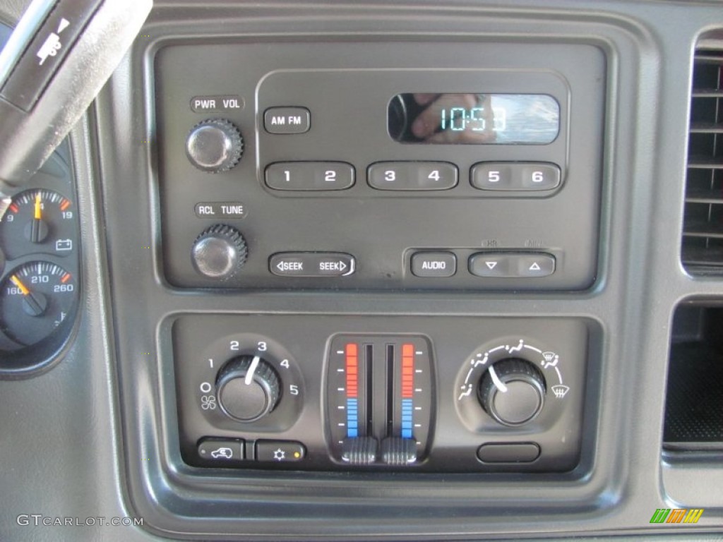 2005 GMC Sierra 1500 Extended Cab 4x4 Controls Photo #56630325