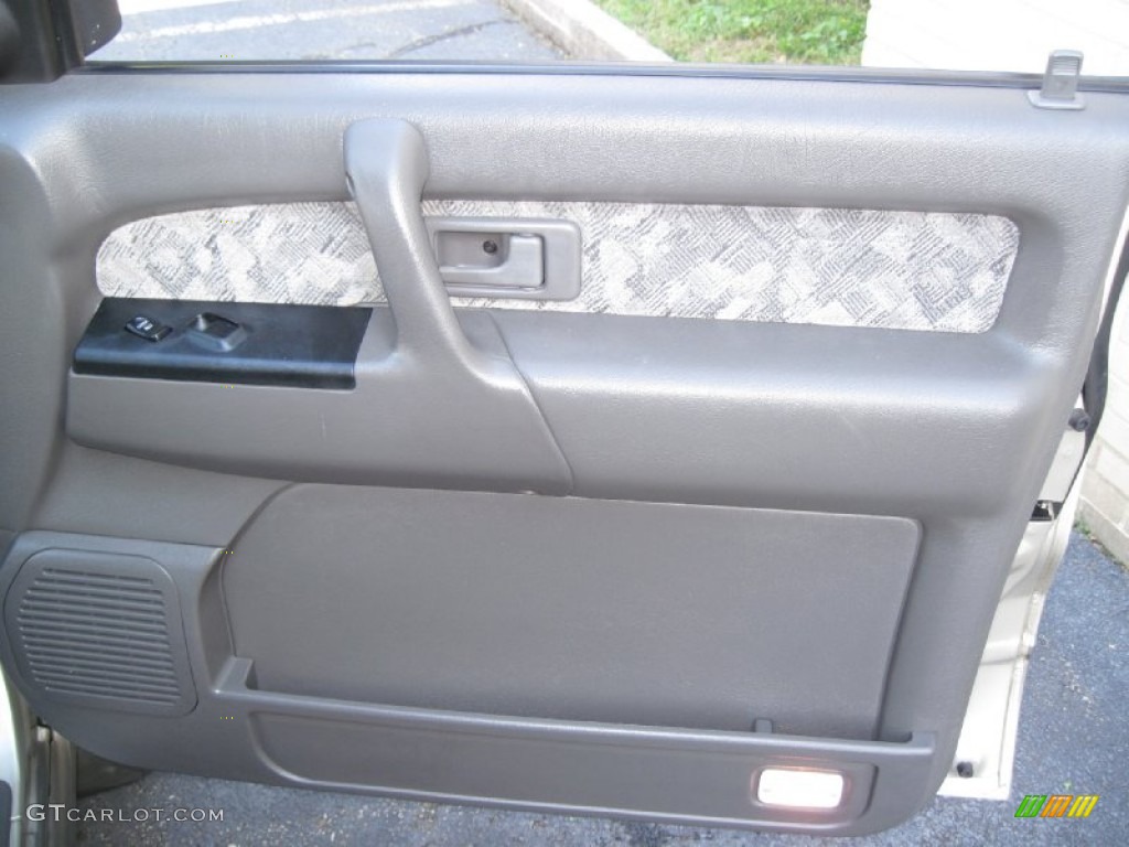 2002 Trooper S 4x4 - Satin Gold / Gray photo #26