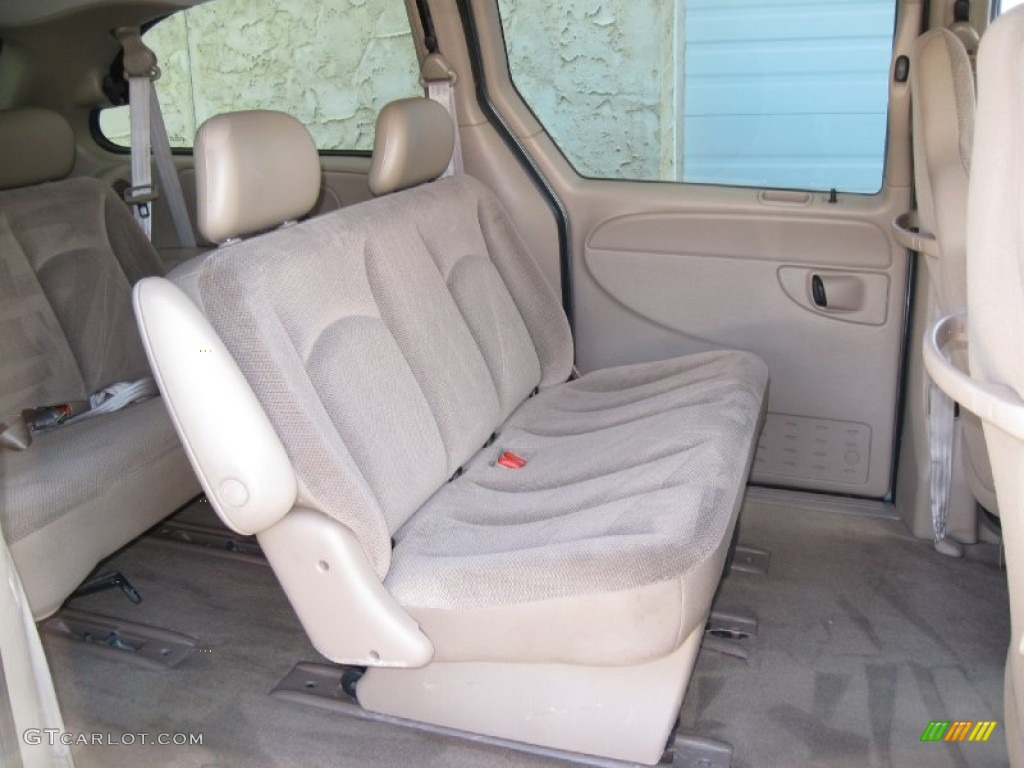 2002 Grand Caravan SE - Onyx Green Pearl / Sandstone photo #20