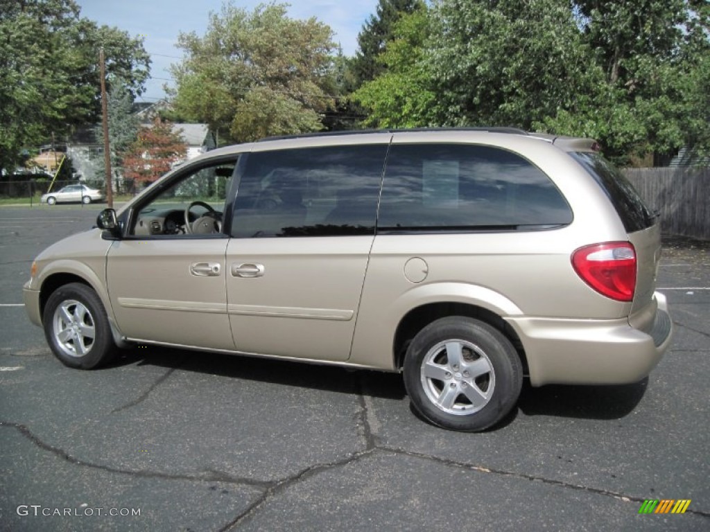 2007 Grand Caravan SXT - Linen Gold Metallic / Dark Khaki/Light Graystone photo #5