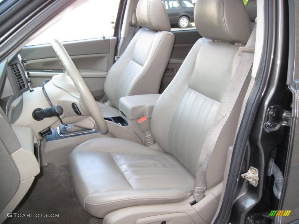 2005 Grand Cherokee Laredo 4x4 - Dark Khaki Pearl / Khaki photo #13