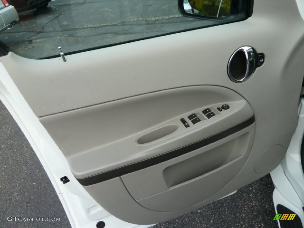 2011 HHR LS - Arctic Ice White / Gray photo #15