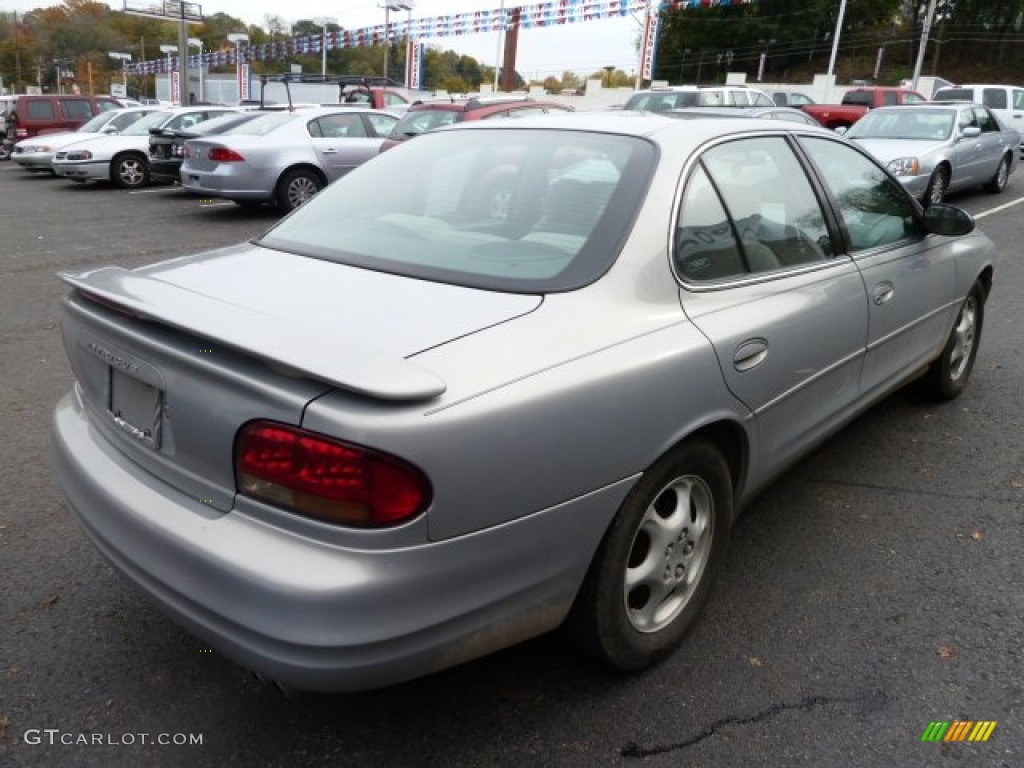 1998 Intrigue GL - Silver Metallic / Gray photo #4