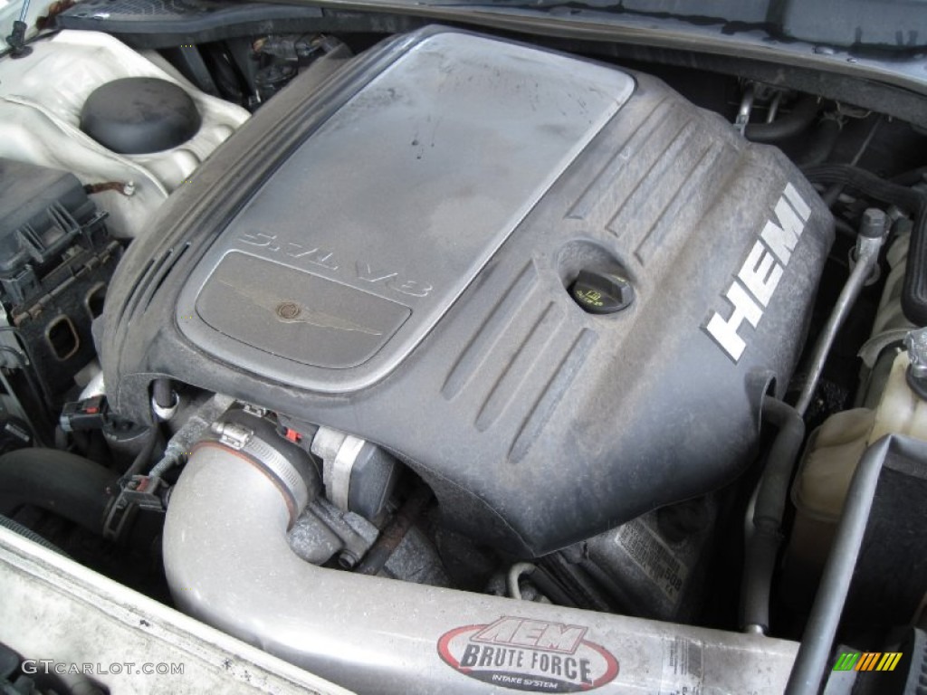 2005 Chrysler 300 C HEMI AWD Engine Photos