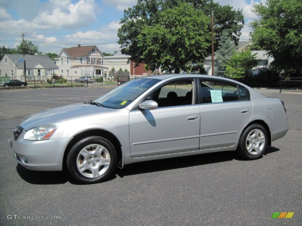 Sheer Silver Metallic Nissan Altima