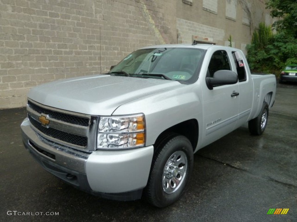 2011 Silverado 1500 LS Extended Cab 4x4 - Sheer Silver Metallic / Dark Titanium photo #8