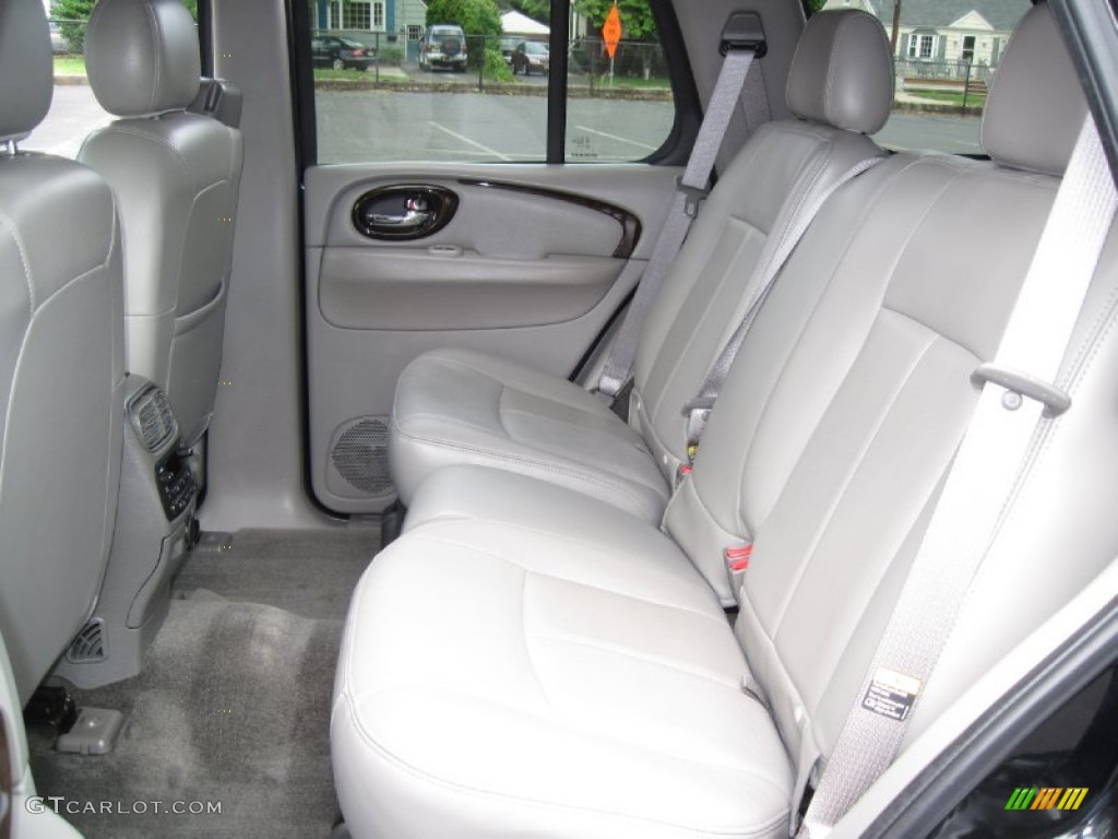 2004 Rainier CXL AWD - Black / Medium Pewter photo #17