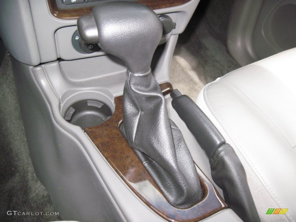 2004 Rainier CXL AWD - Black / Medium Pewter photo #21