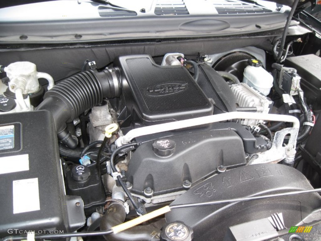 2004 Rainier CXL AWD - Black / Medium Pewter photo #29