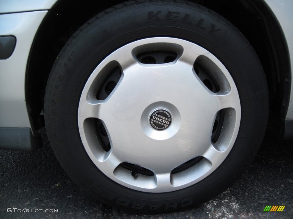 2000 Volvo S40 1.9T Wheel Photos
