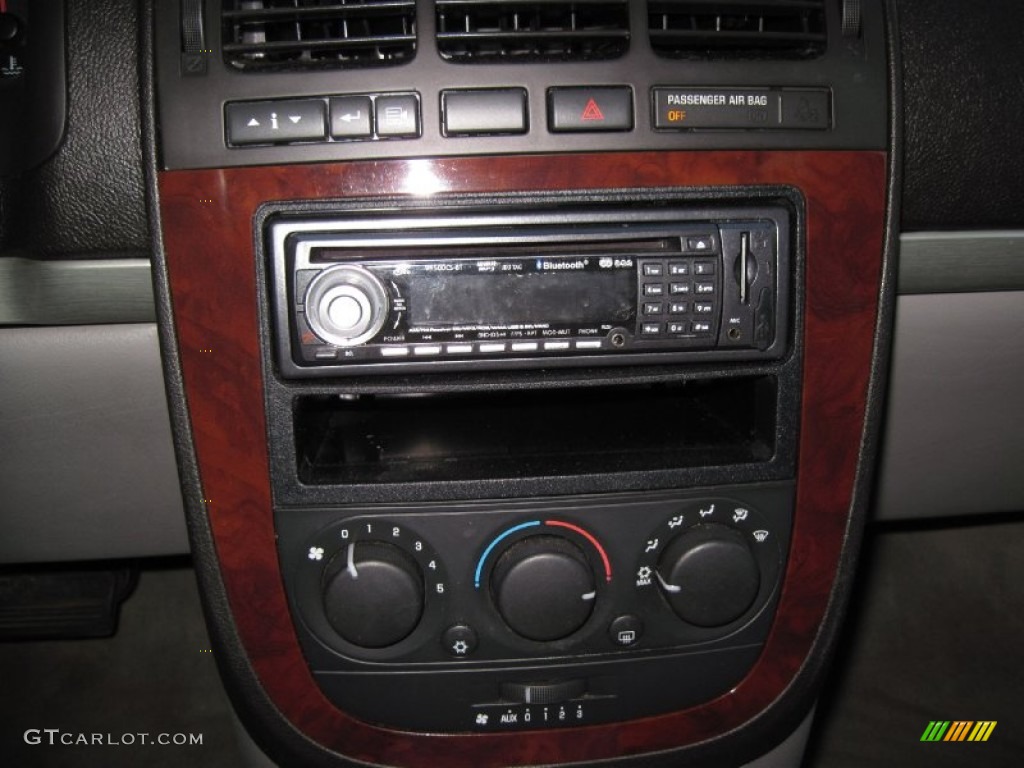 2005 Uplander LS - Sport Red Metallic / Medium Gray photo #21