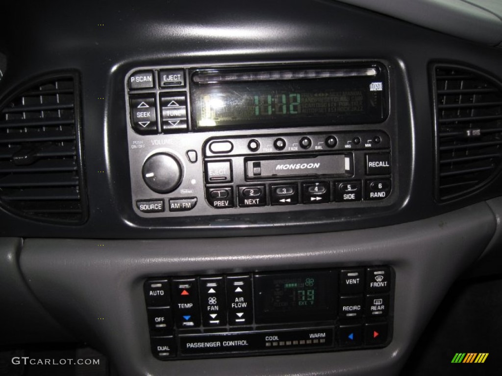 2002 Buick Regal GS Audio System Photos