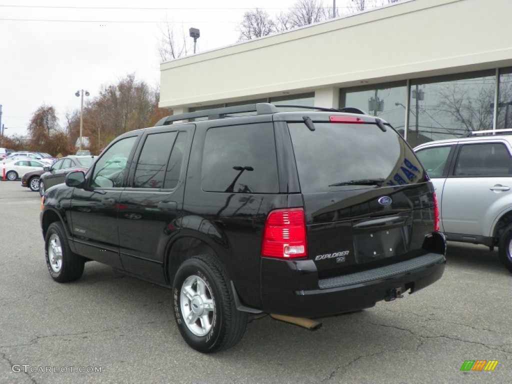 2005 Explorer XLT 4x4 - Black / Medium Parchment photo #4
