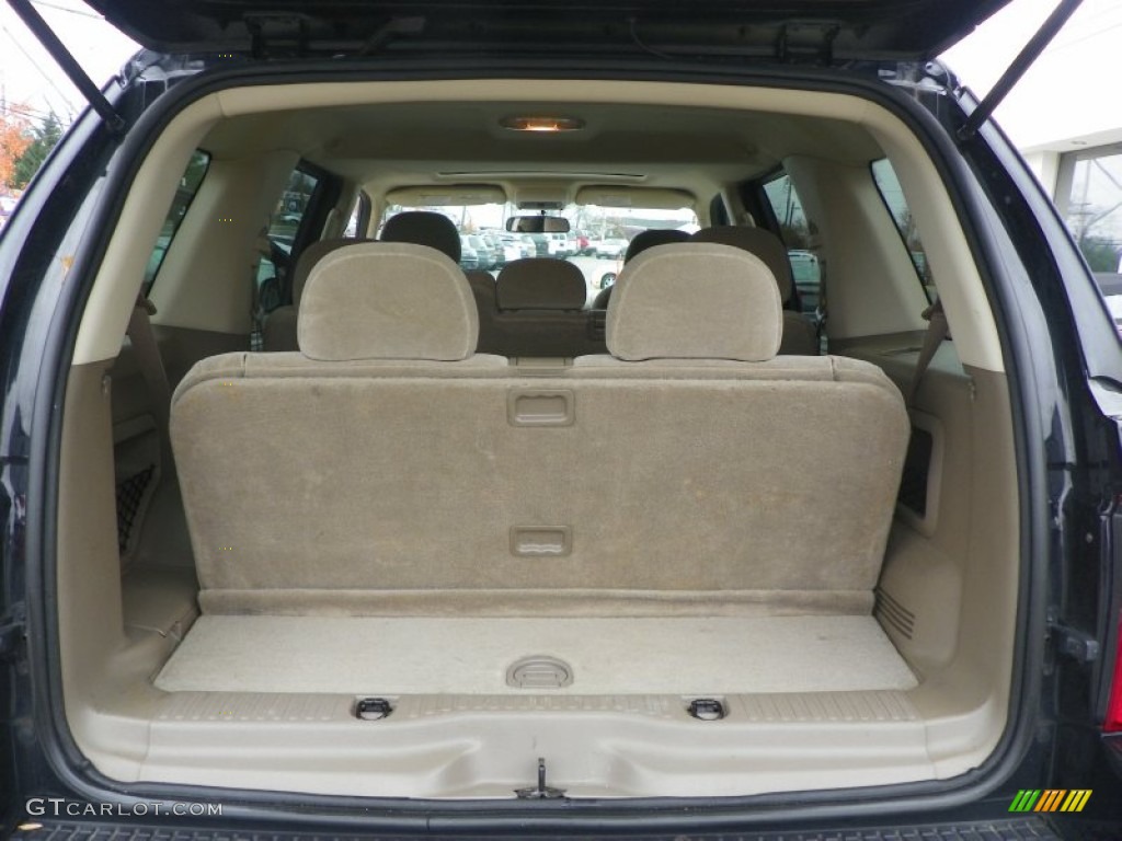 2005 Explorer XLT 4x4 - Black / Medium Parchment photo #9