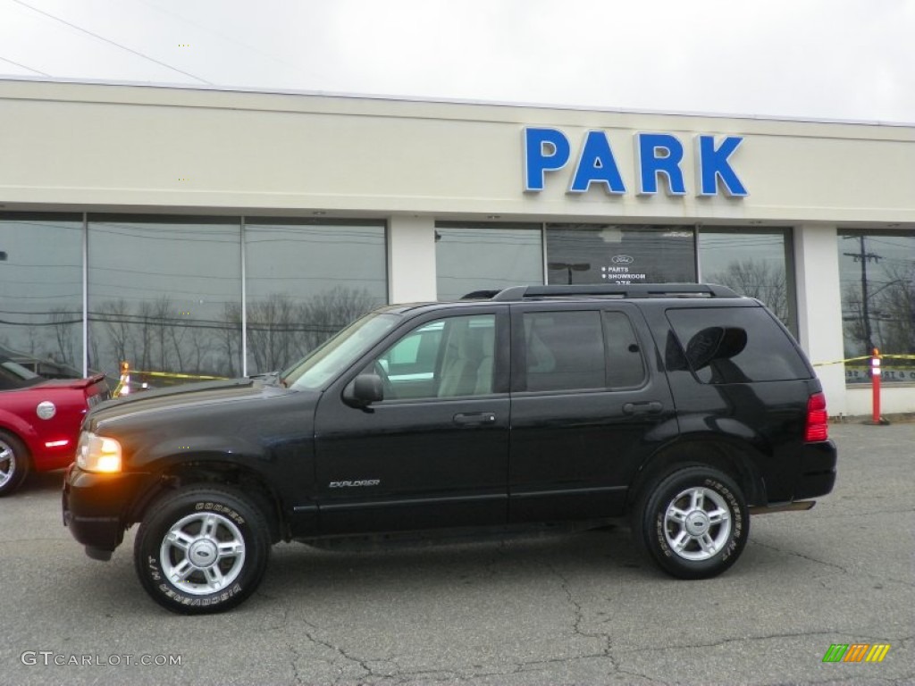 2005 Explorer XLT 4x4 - Black / Medium Parchment photo #22